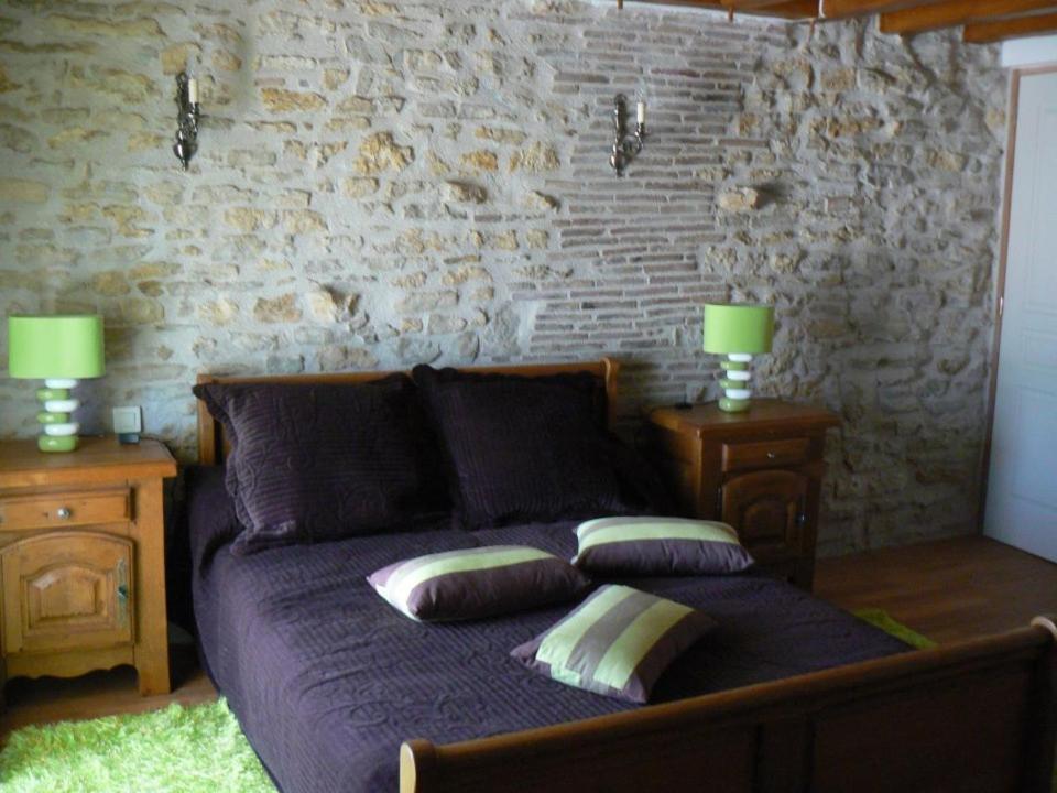 Bed and Breakfast Le Manoir Des Chapelles Venoy Habitación foto